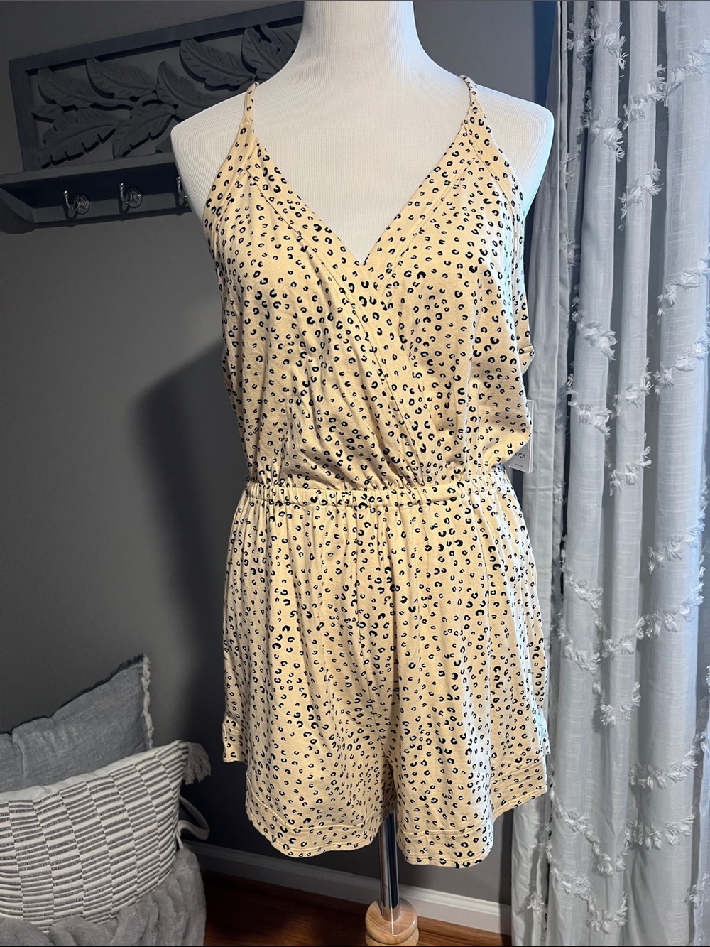 RVCA Women's Leopard Print Romper - Size Large NWT